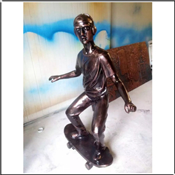 少年滑輪銅雕塑 少年滑輪銅雕塑