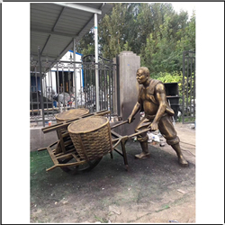 農(nóng)民推車人物雕塑 農(nóng)民推車人物雕塑